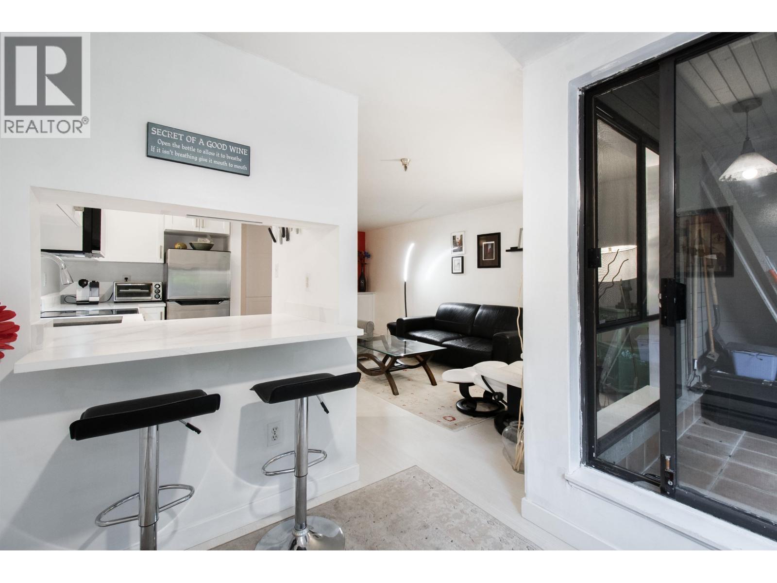 118 1363 CLYDE AVENUE, West Vancouver