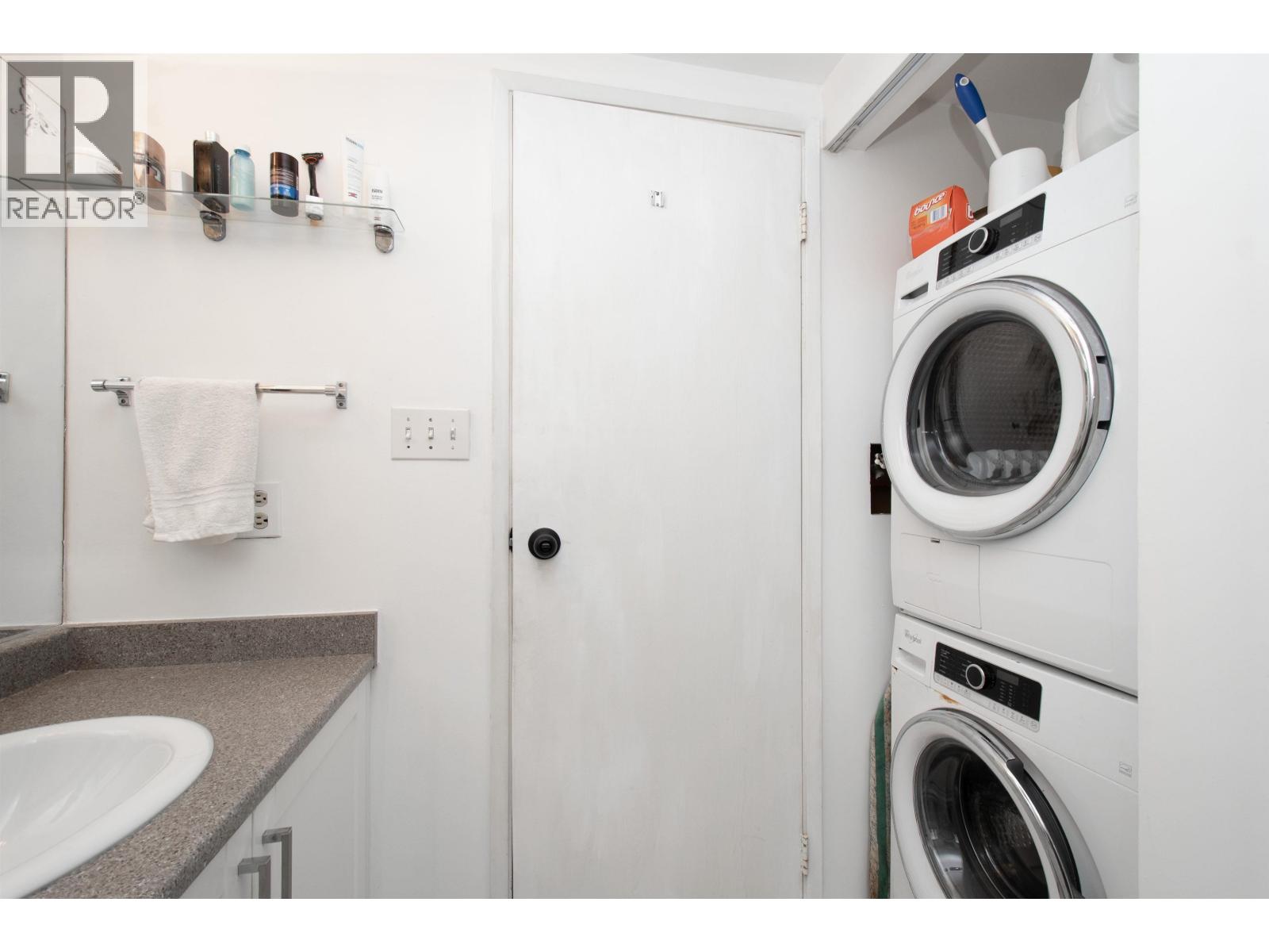 118 1363 CLYDE AVENUE, West Vancouver