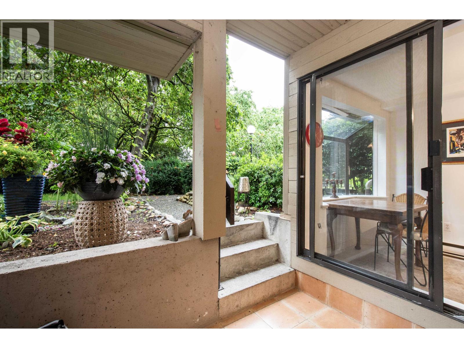 118 1363 CLYDE AVENUE, West Vancouver