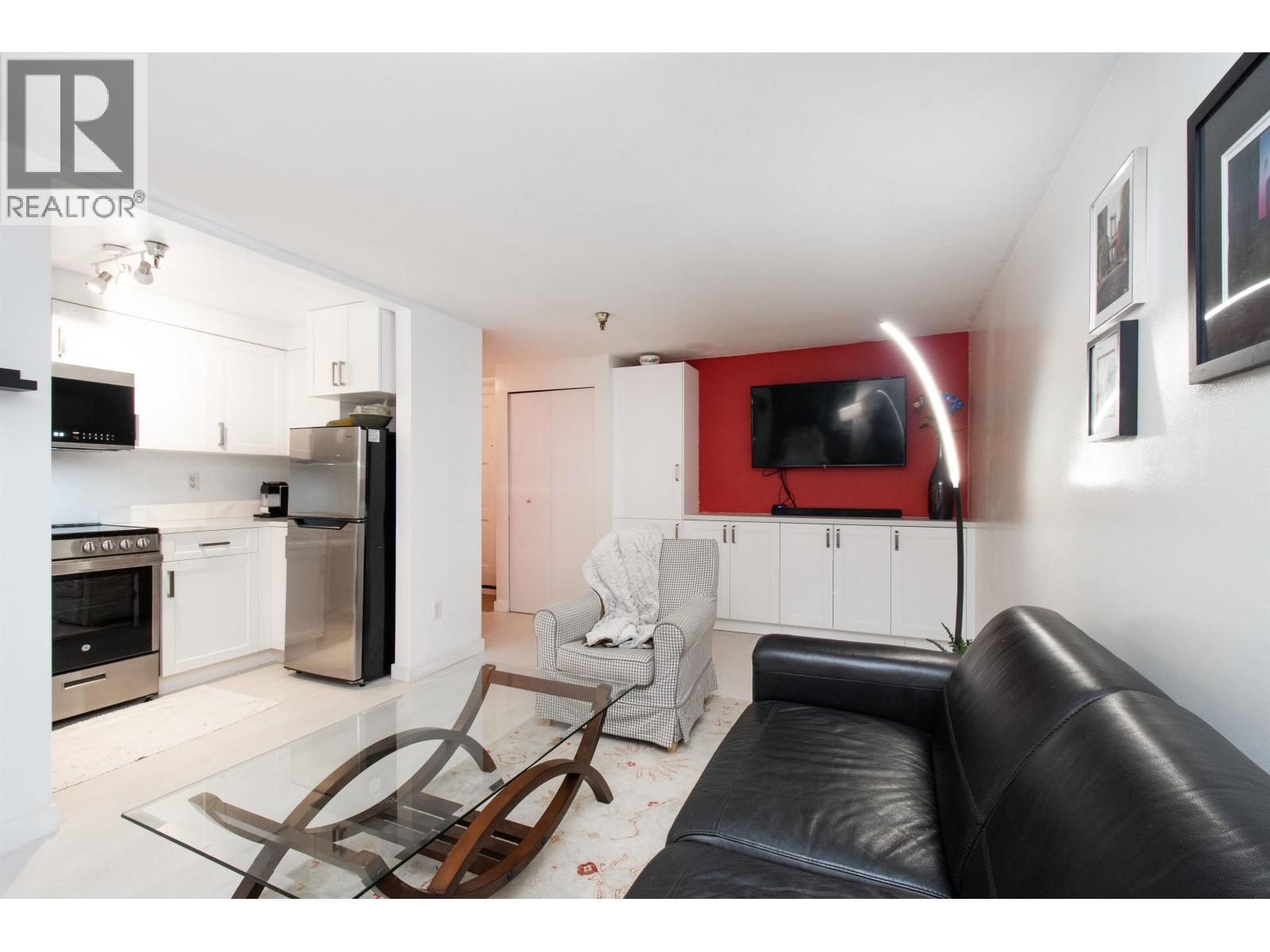 118 1363 CLYDE AVENUE, West Vancouver