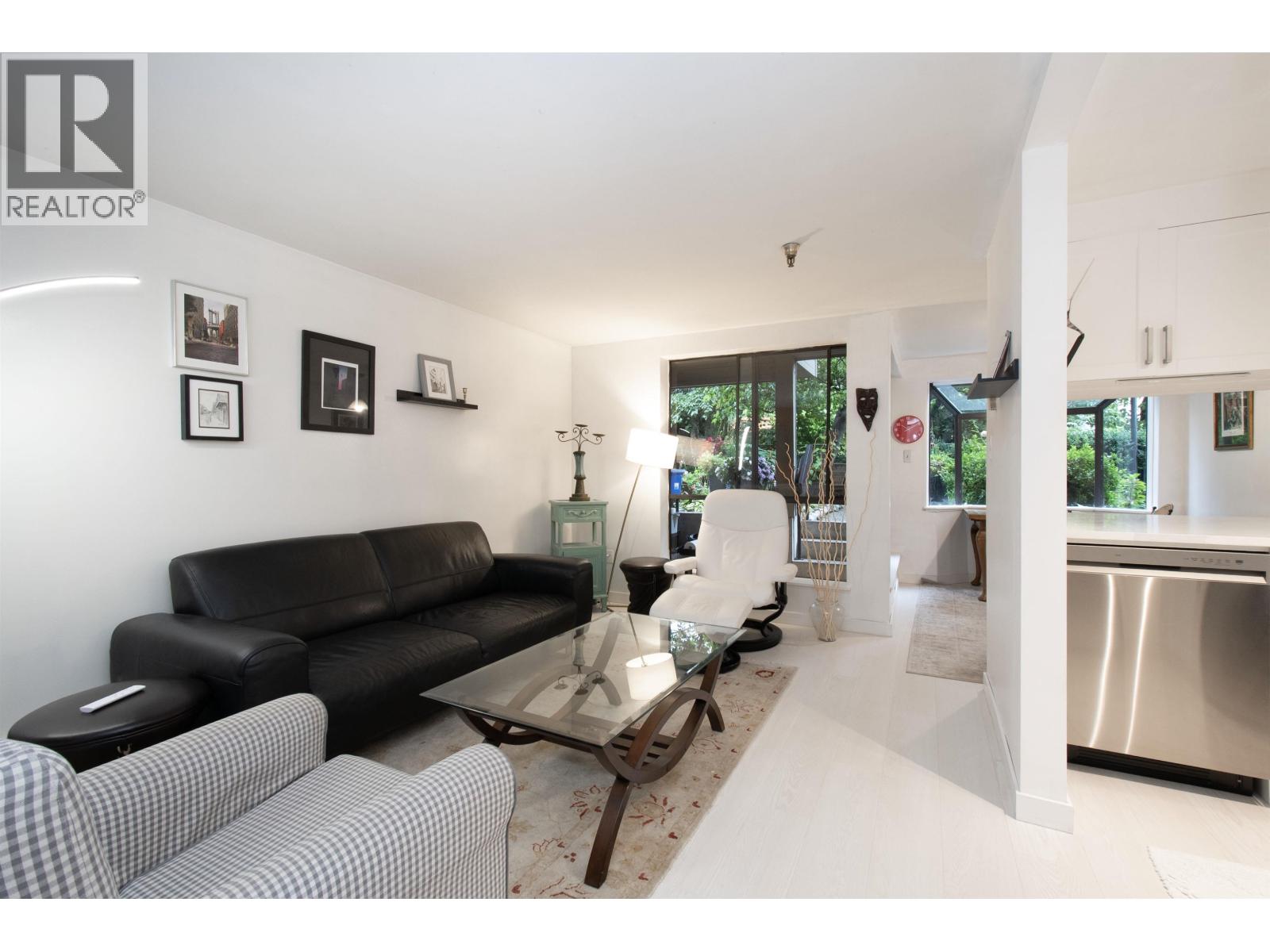 118 1363 CLYDE AVENUE, West Vancouver