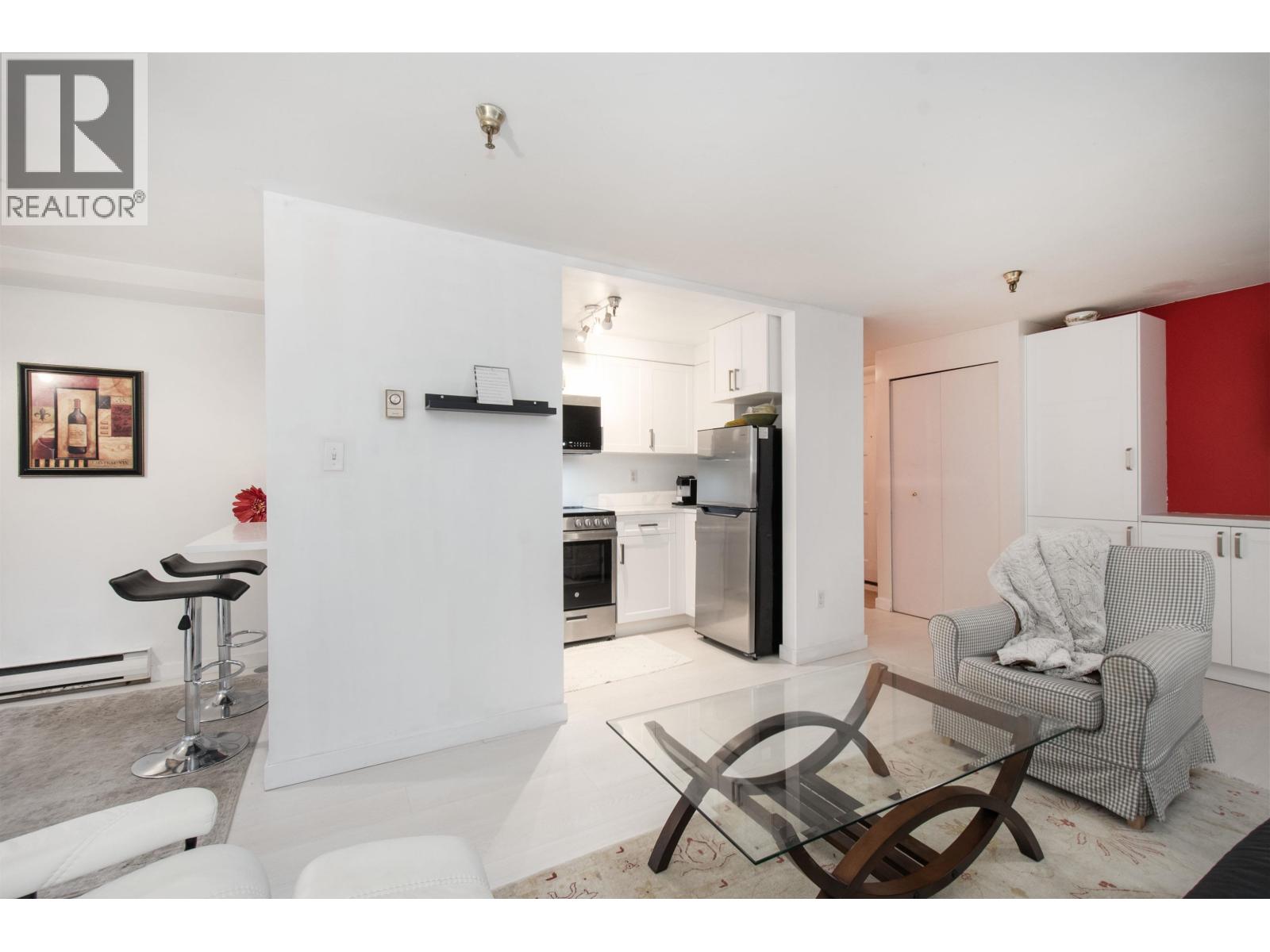 118 1363 CLYDE AVENUE, West Vancouver