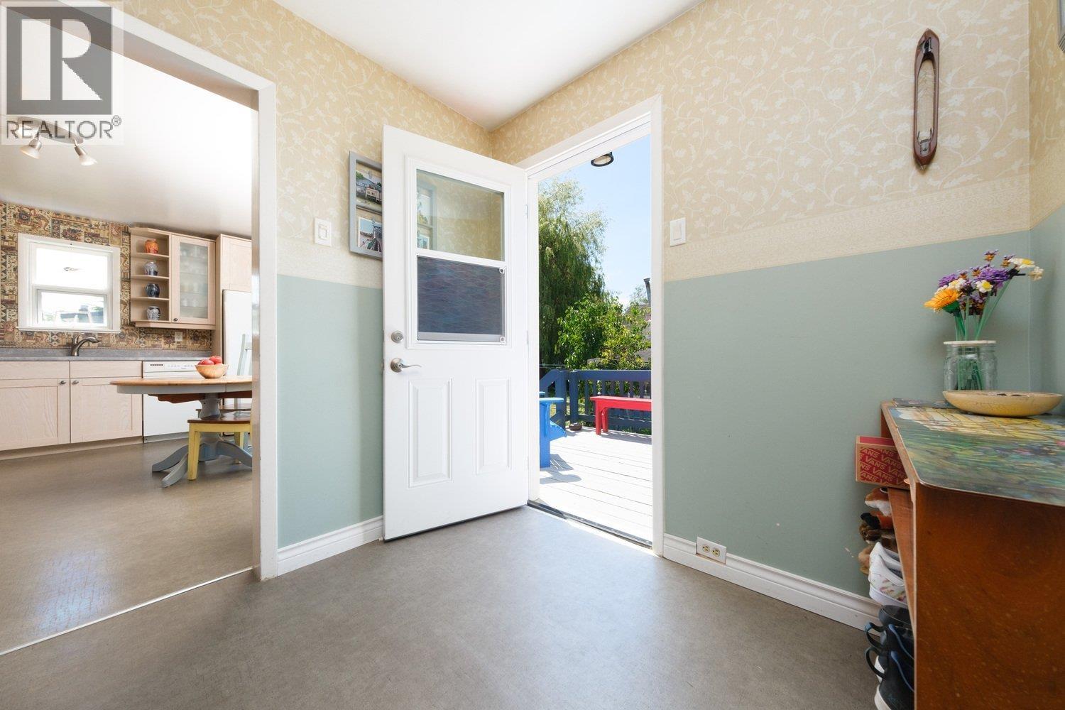 4412 RIVER Road West, Delta