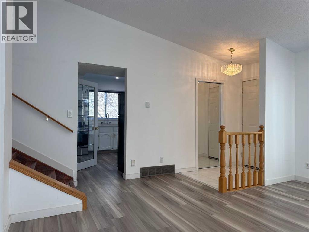 Single Family House 4 Level for Sale in   Avenue NE Temple Calgary 