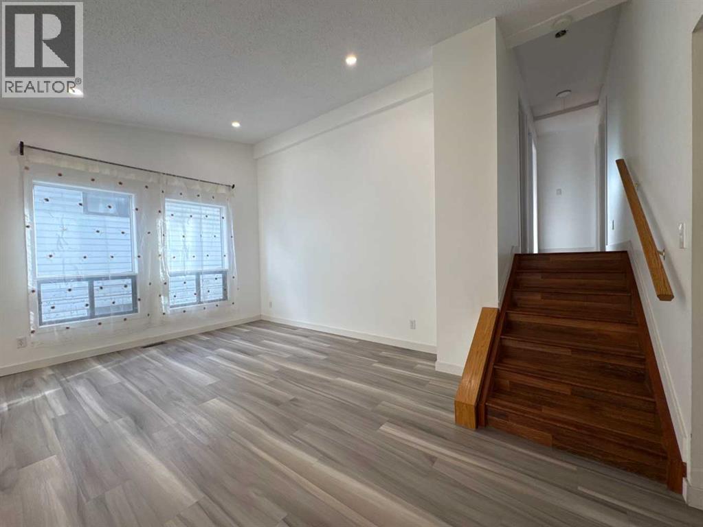 Single Family House 4 Level for Sale in   Avenue NE Temple Calgary 