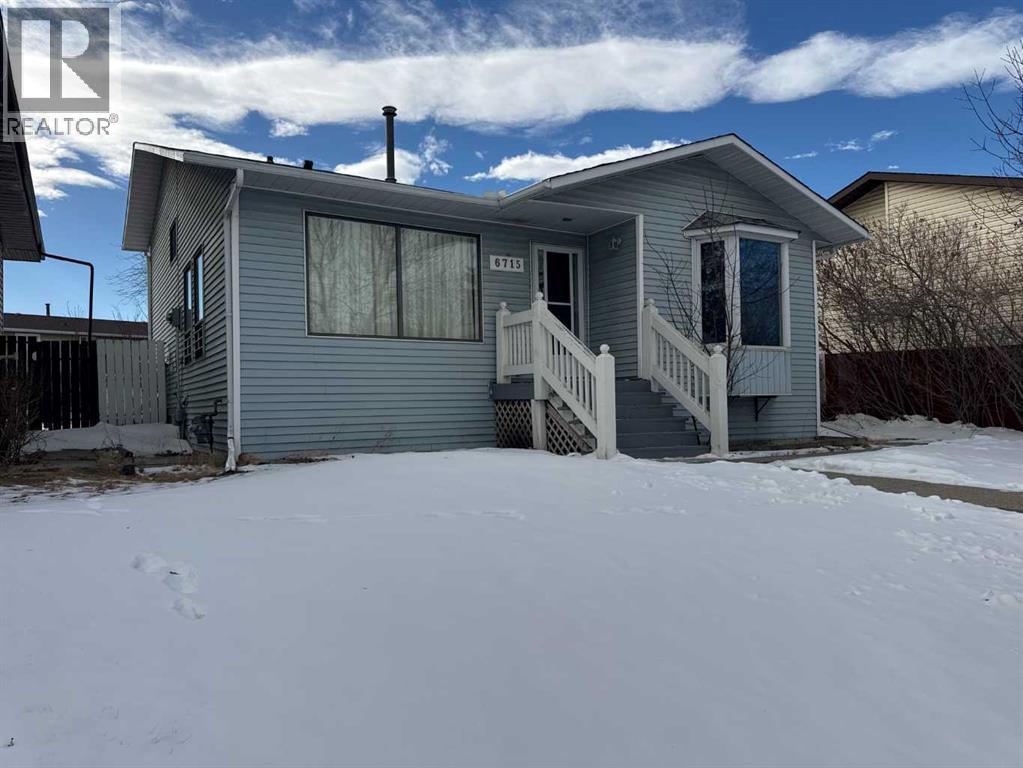 Single Family House 4 Level for Sale in   Avenue NE Temple Calgary 