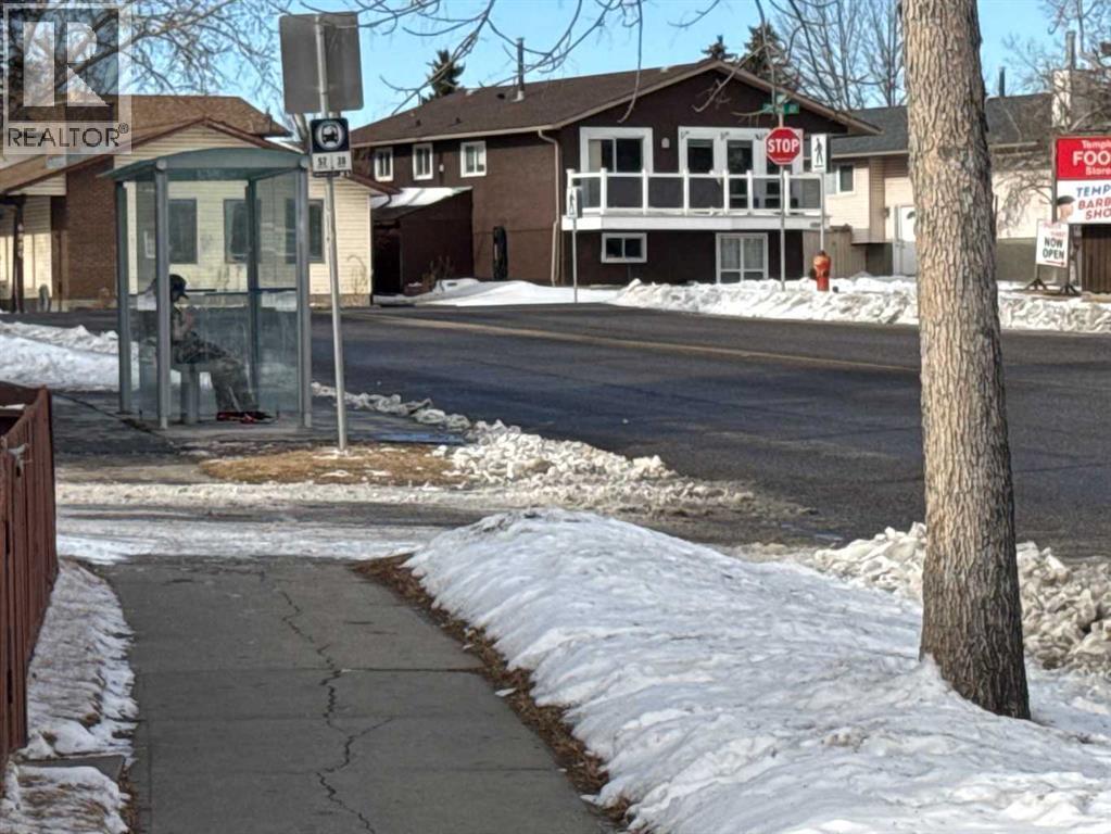 Single Family House 4 Level for Sale in   Avenue NE Temple Calgary 