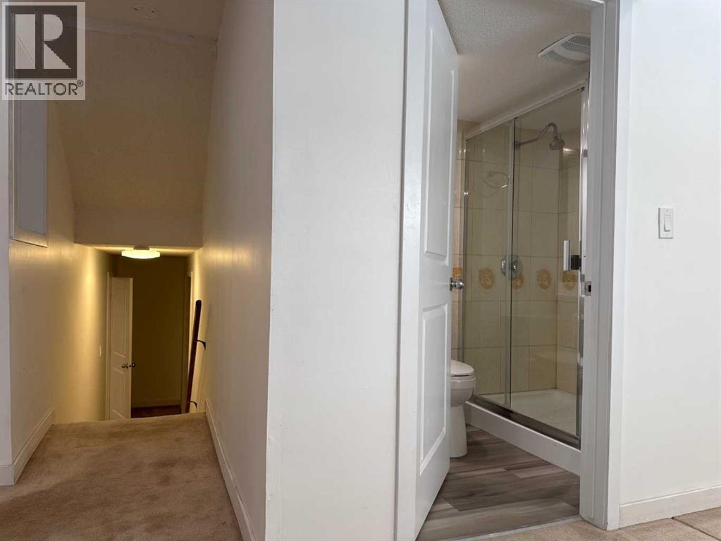 Single Family House 4 Level for Sale in   Avenue NE Temple Calgary 