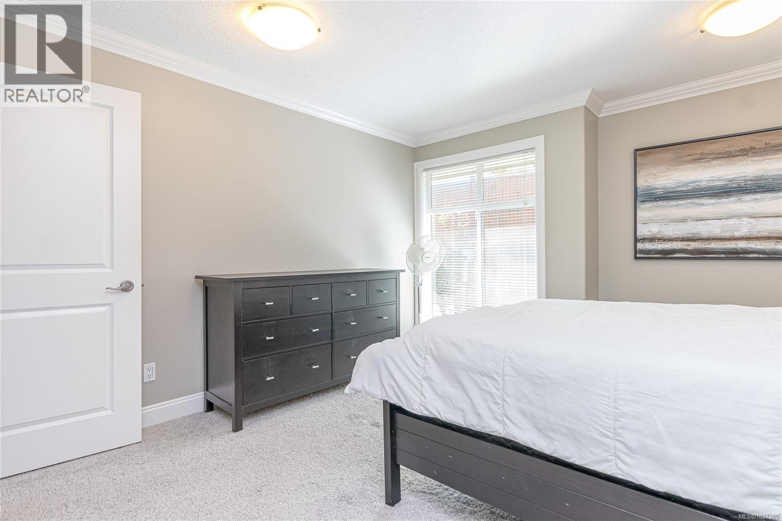 3 340 Young St, Parksville