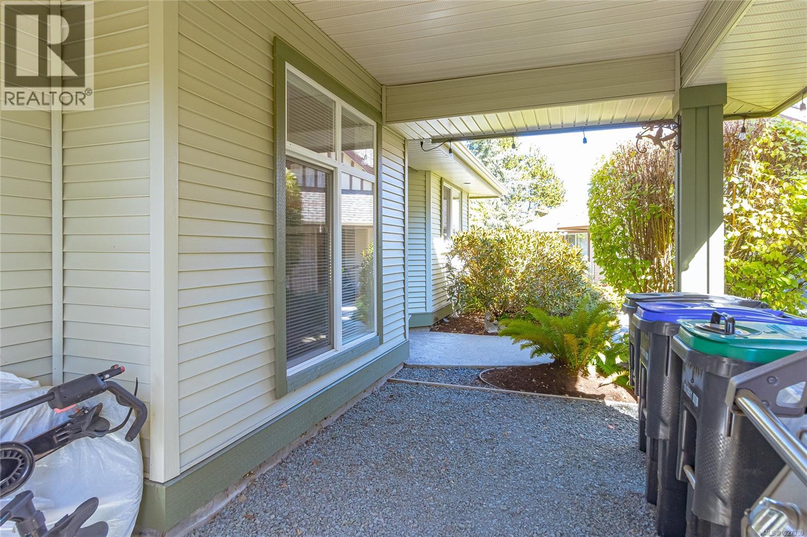 3 340 Young St, Parksville