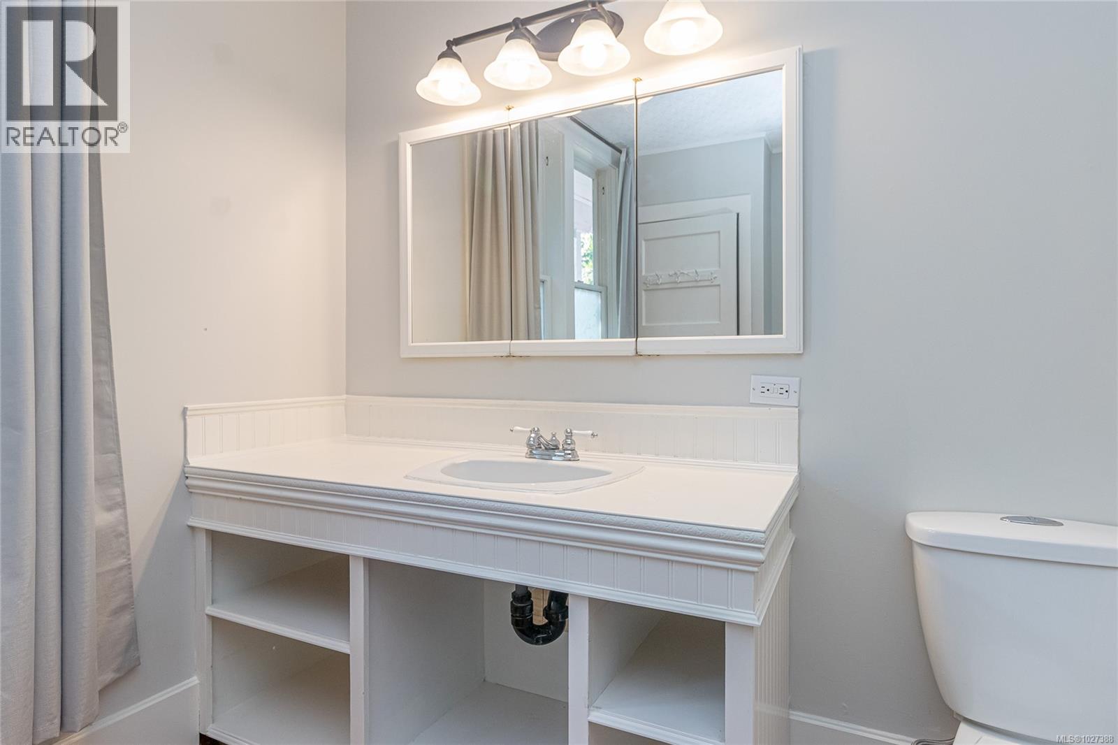 1421 Cranberry Ave, Nanaimo