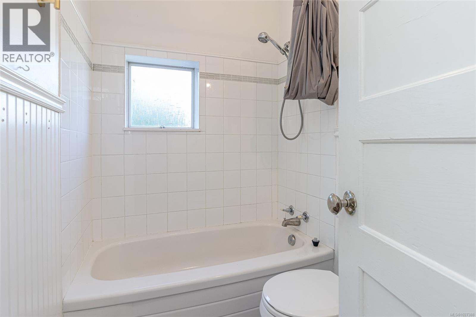 1421 Cranberry Ave, Nanaimo