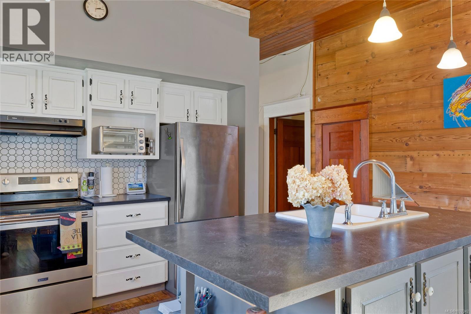 375 Howard Ave, Nanaimo