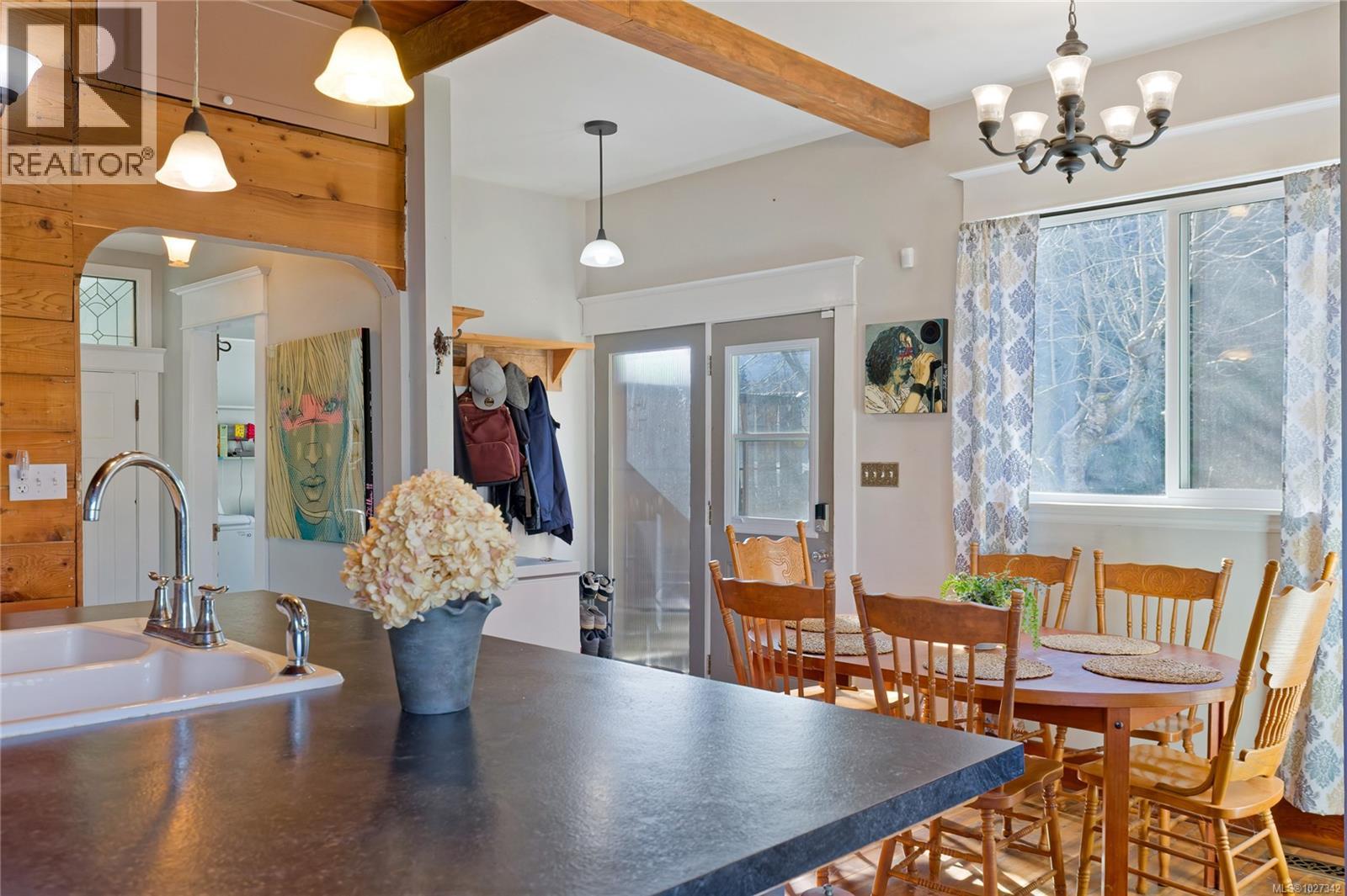 375 Howard Ave, Nanaimo