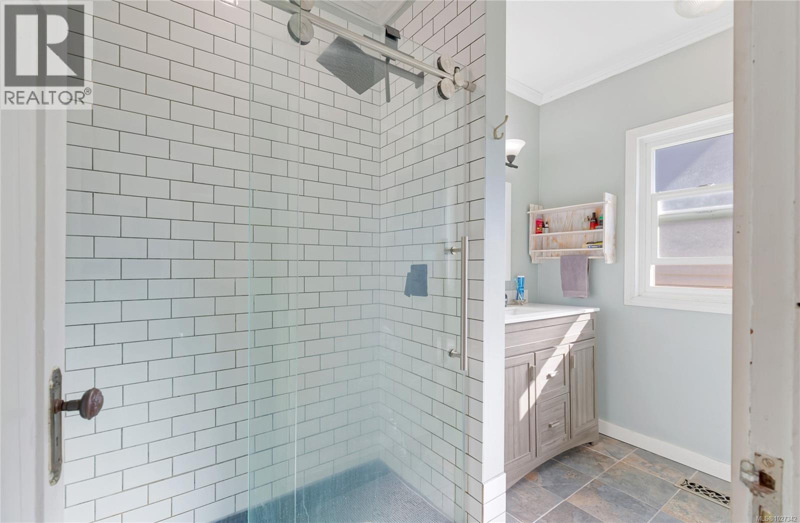 375 Howard Ave, Nanaimo