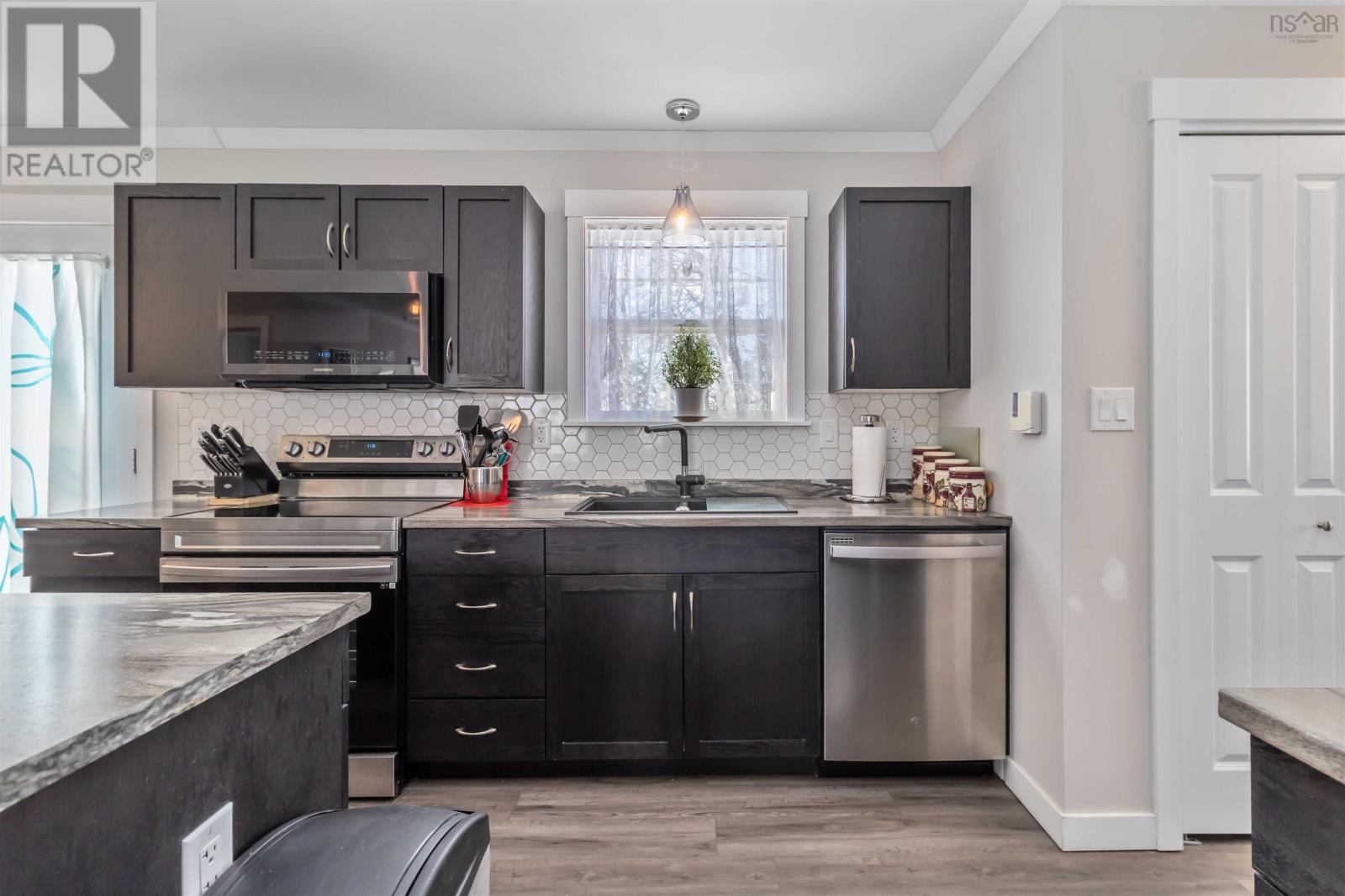 Property 8 of 30 of 10 Mossberry Close