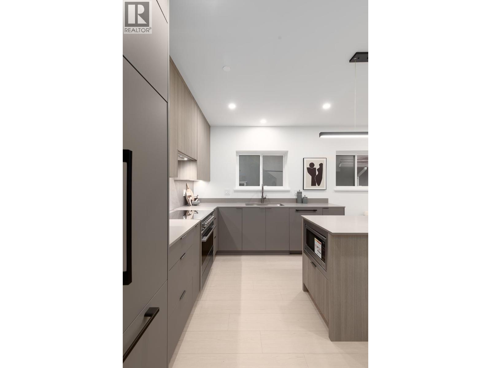 204 2329 E 34TH AVENUE, Vancouver