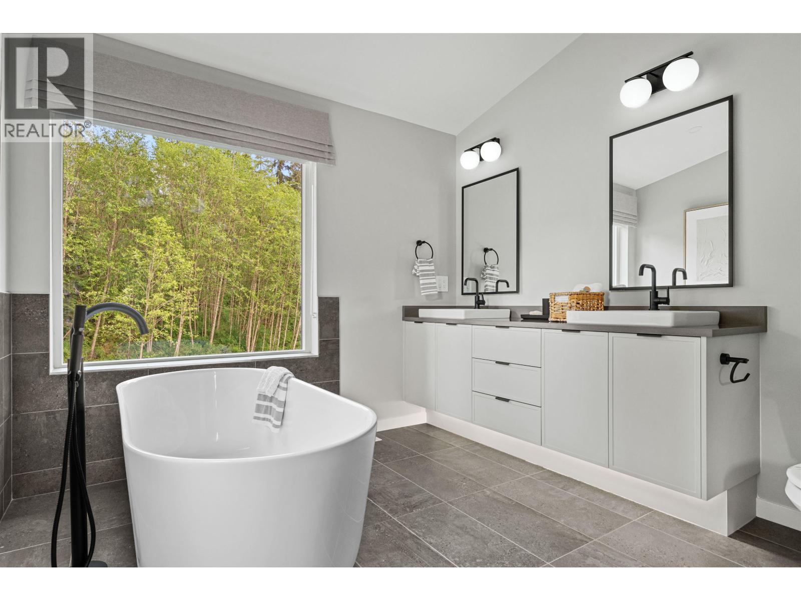 11020 S 250A AVENUE - Photo 3 of 5, Maple Ridge, British Columbia