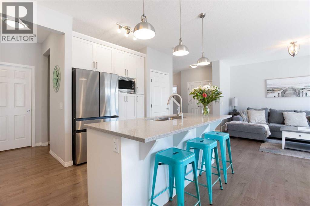 250 Hillcrest Heights SW - Photo 5 of 35, Airdrie, Alberta