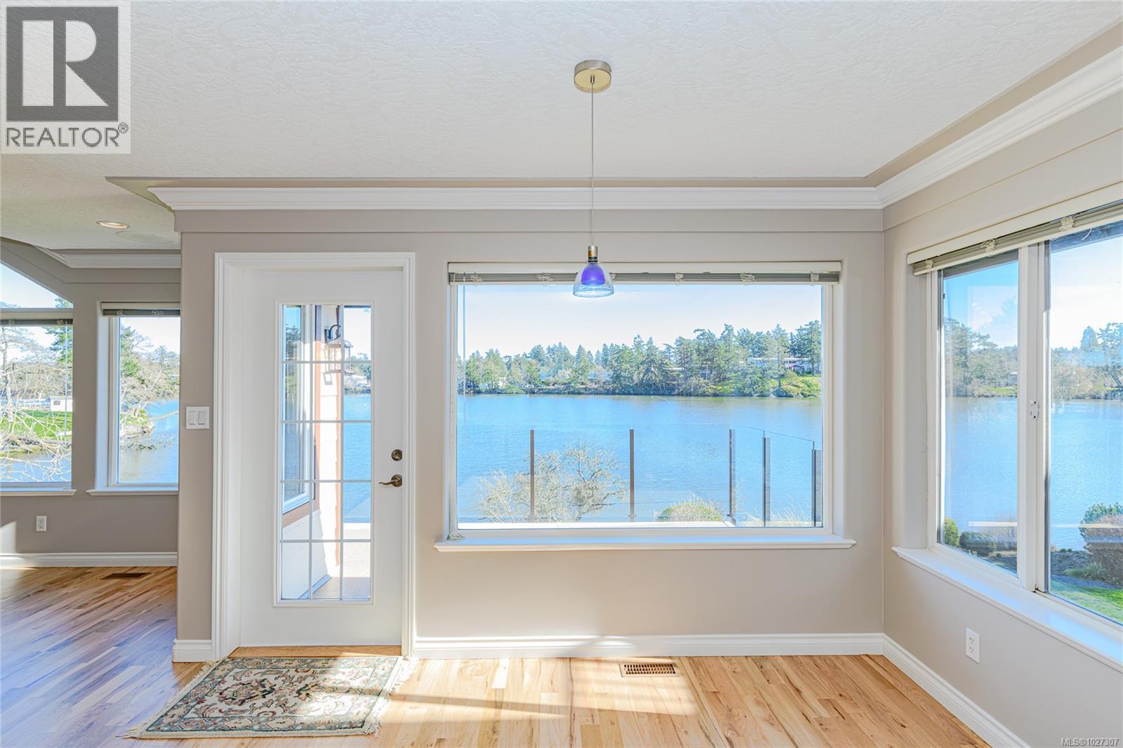  6 Werra Landing, View Royal