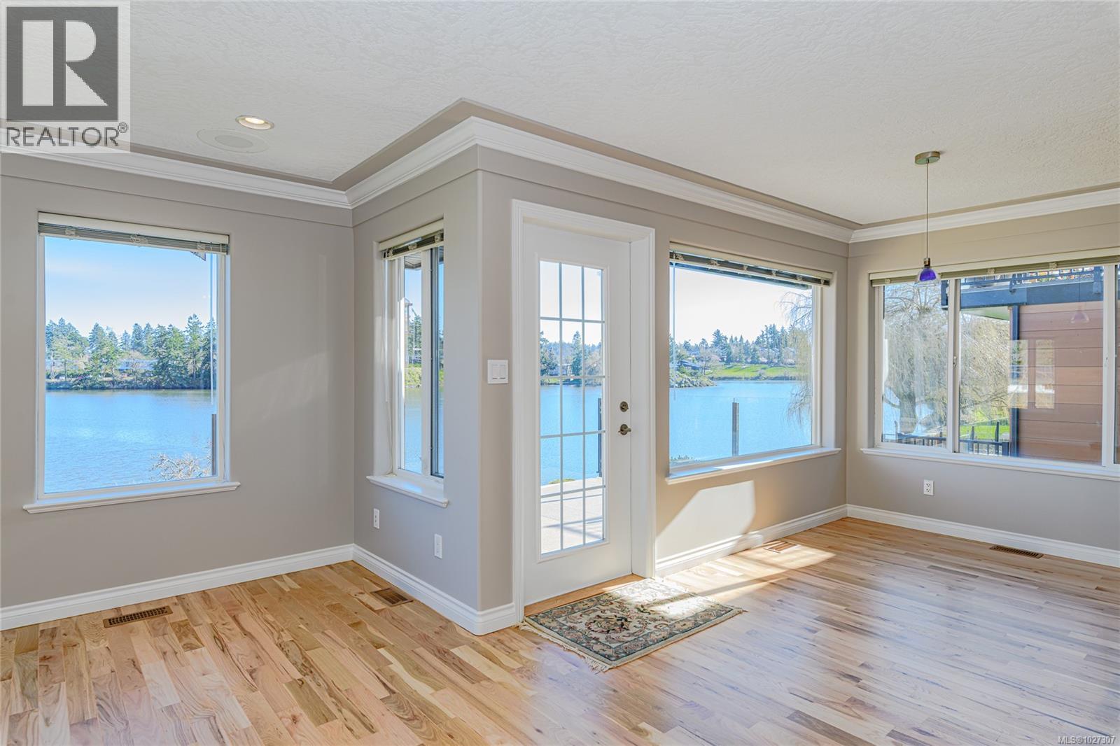  6 Werra Landing, View Royal