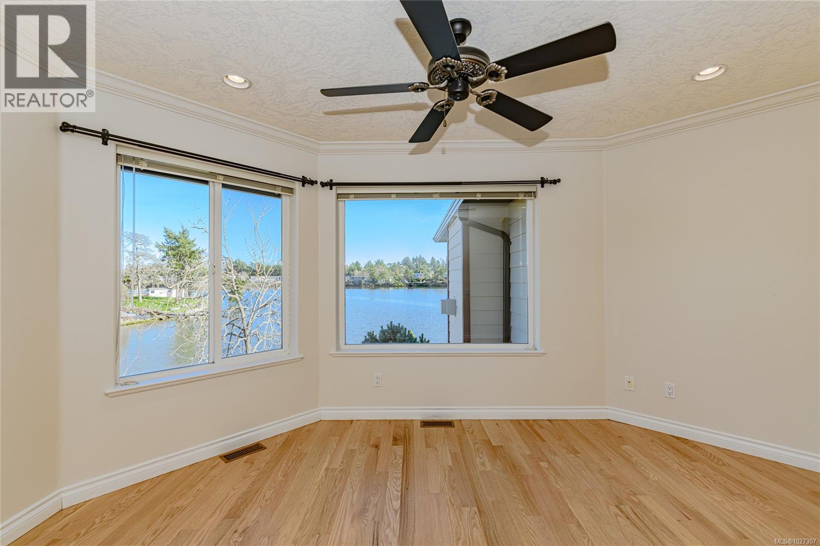  6 Werra Landing, View Royal