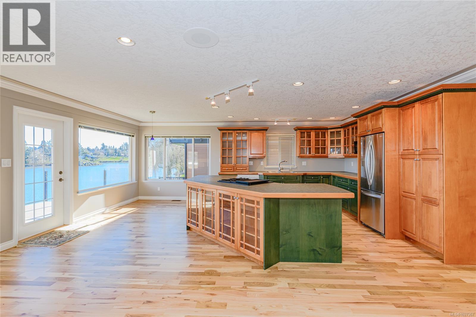  6 Werra Landing, View Royal