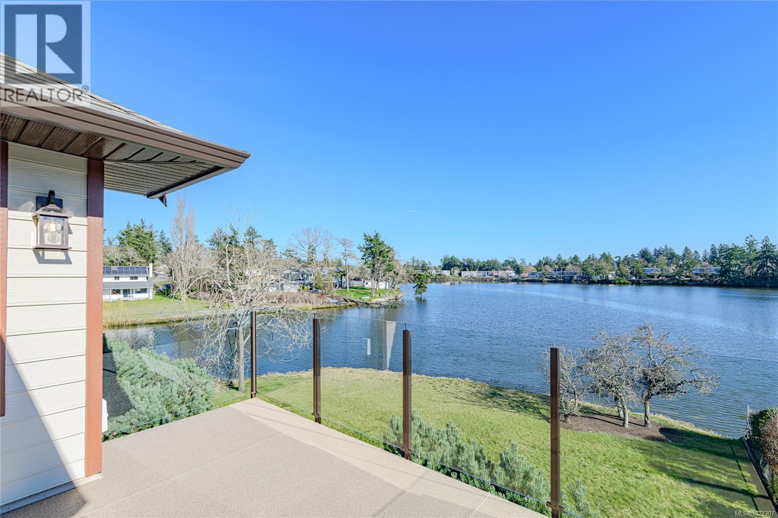  6 Werra Landing, View Royal