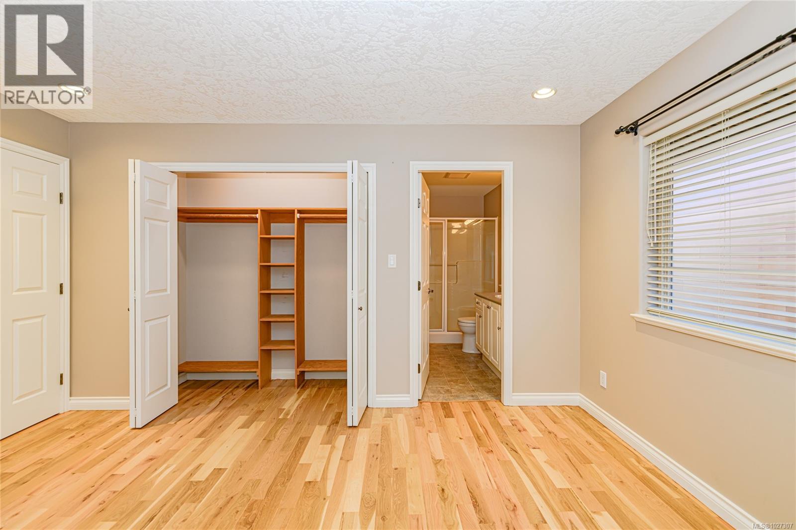  6 Werra Landing, View Royal