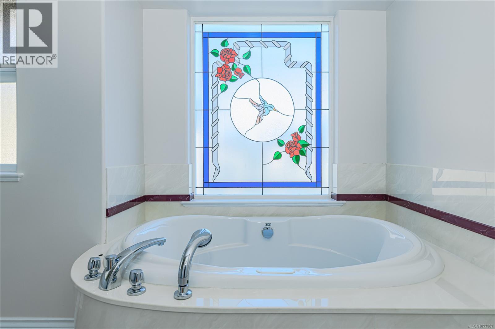  6 Werra Landing, View Royal