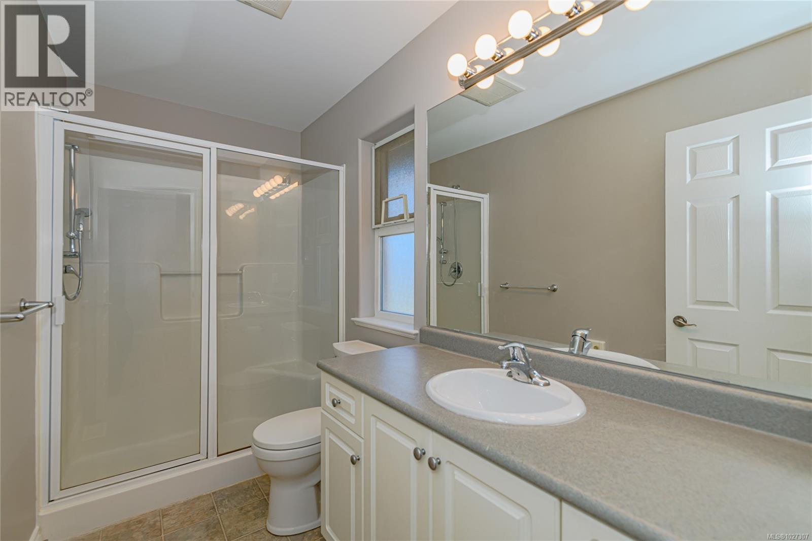  6 Werra Landing, View Royal