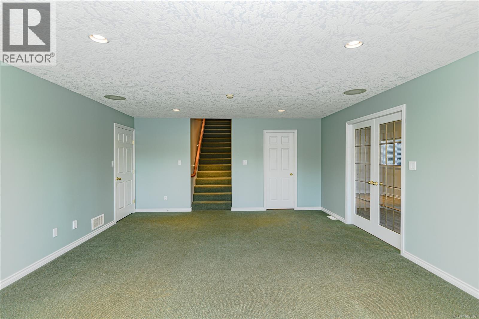  6 Werra Landing, View Royal