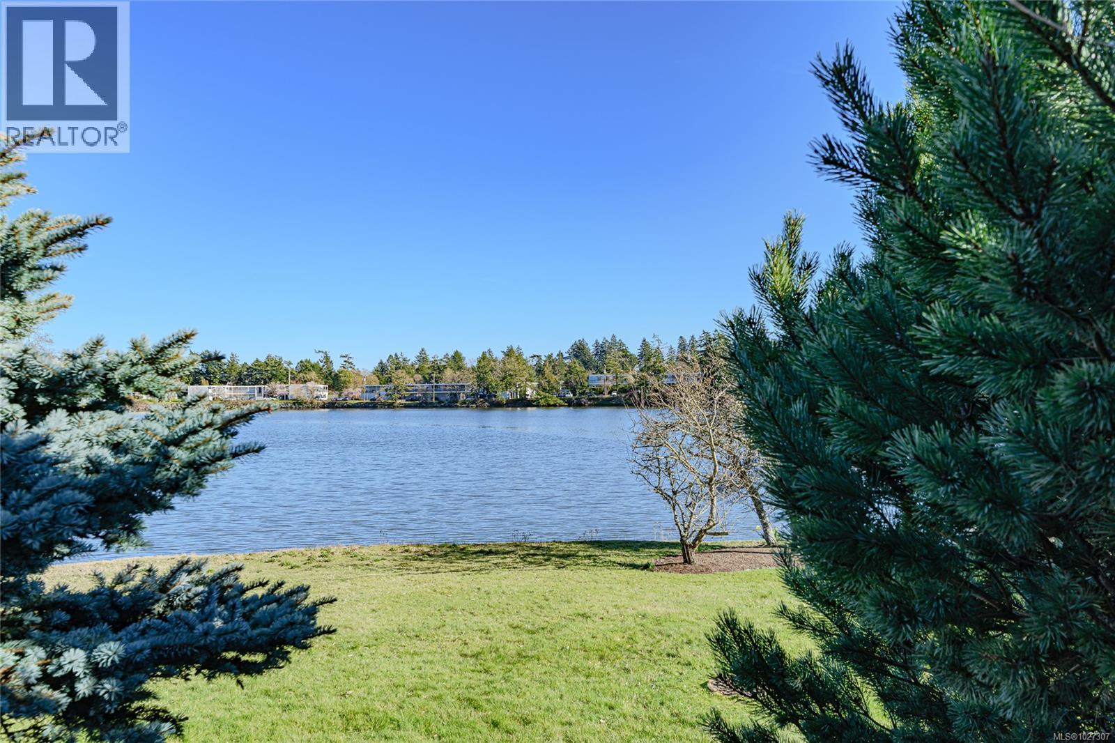  6 Werra Landing, View Royal