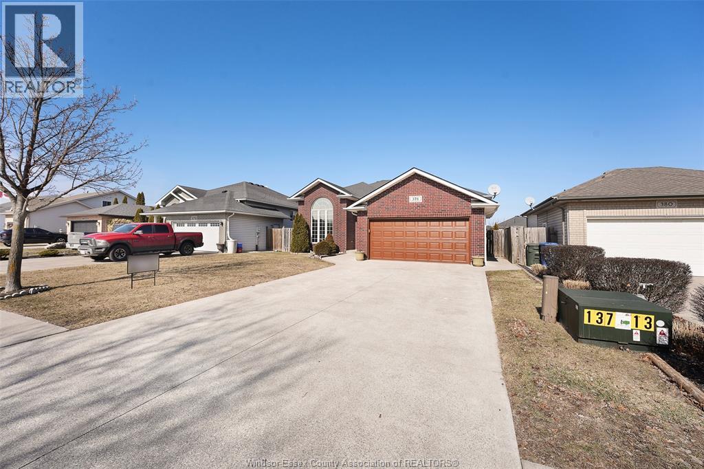 376 MCLELLAN AVENUE - Photo 3 of 34, Amherstburg, Ontario