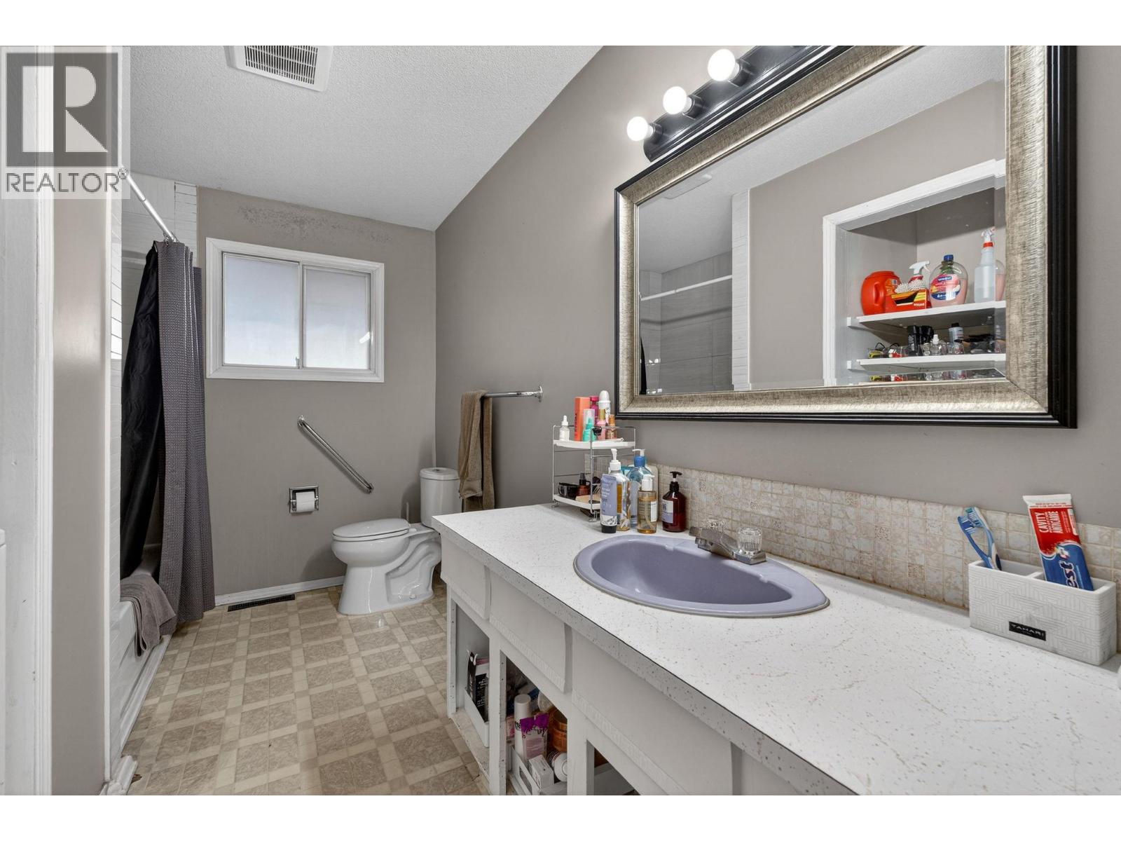  290 Pearson Road, Kelowna