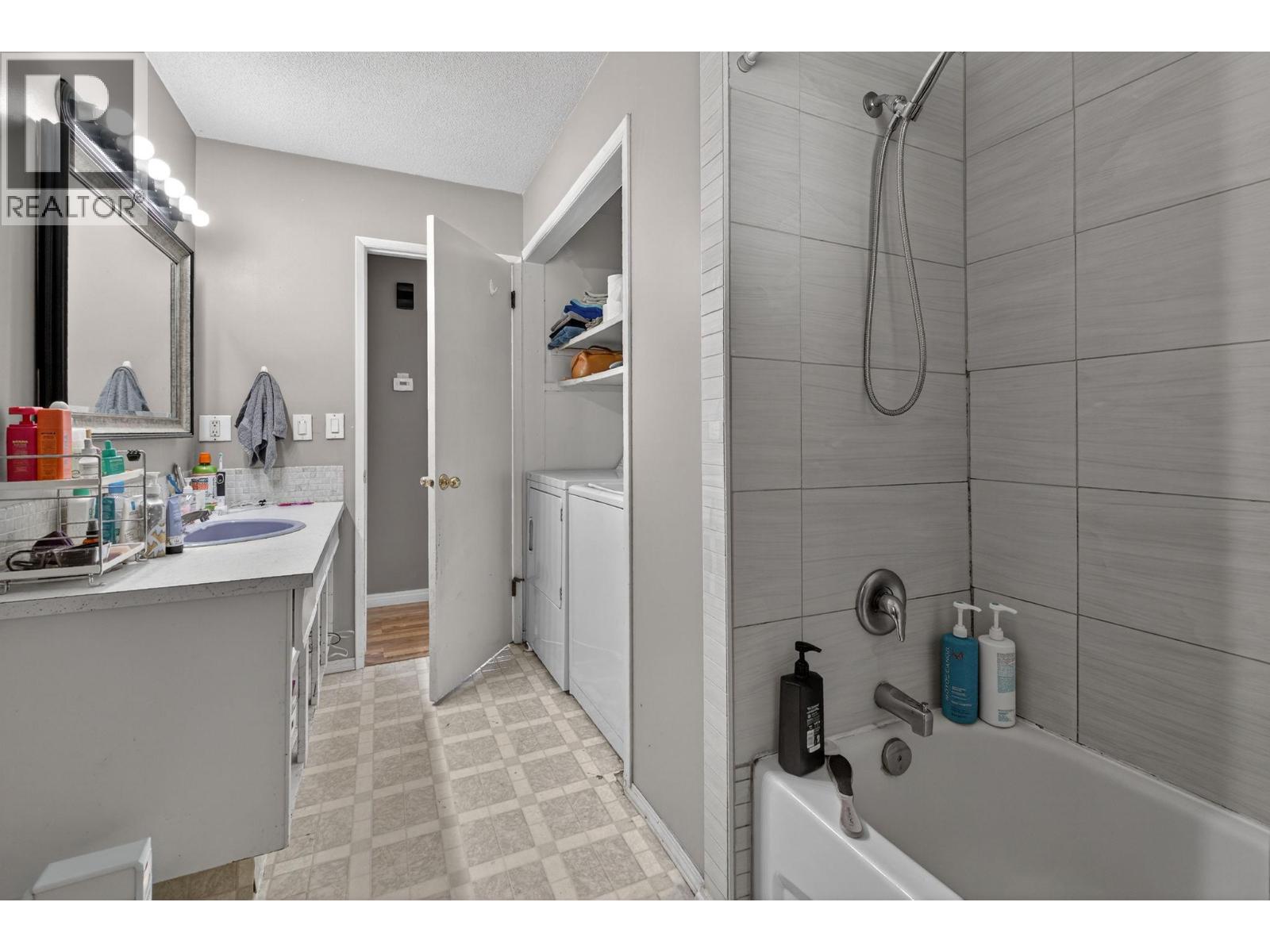  290 Pearson Road, Kelowna