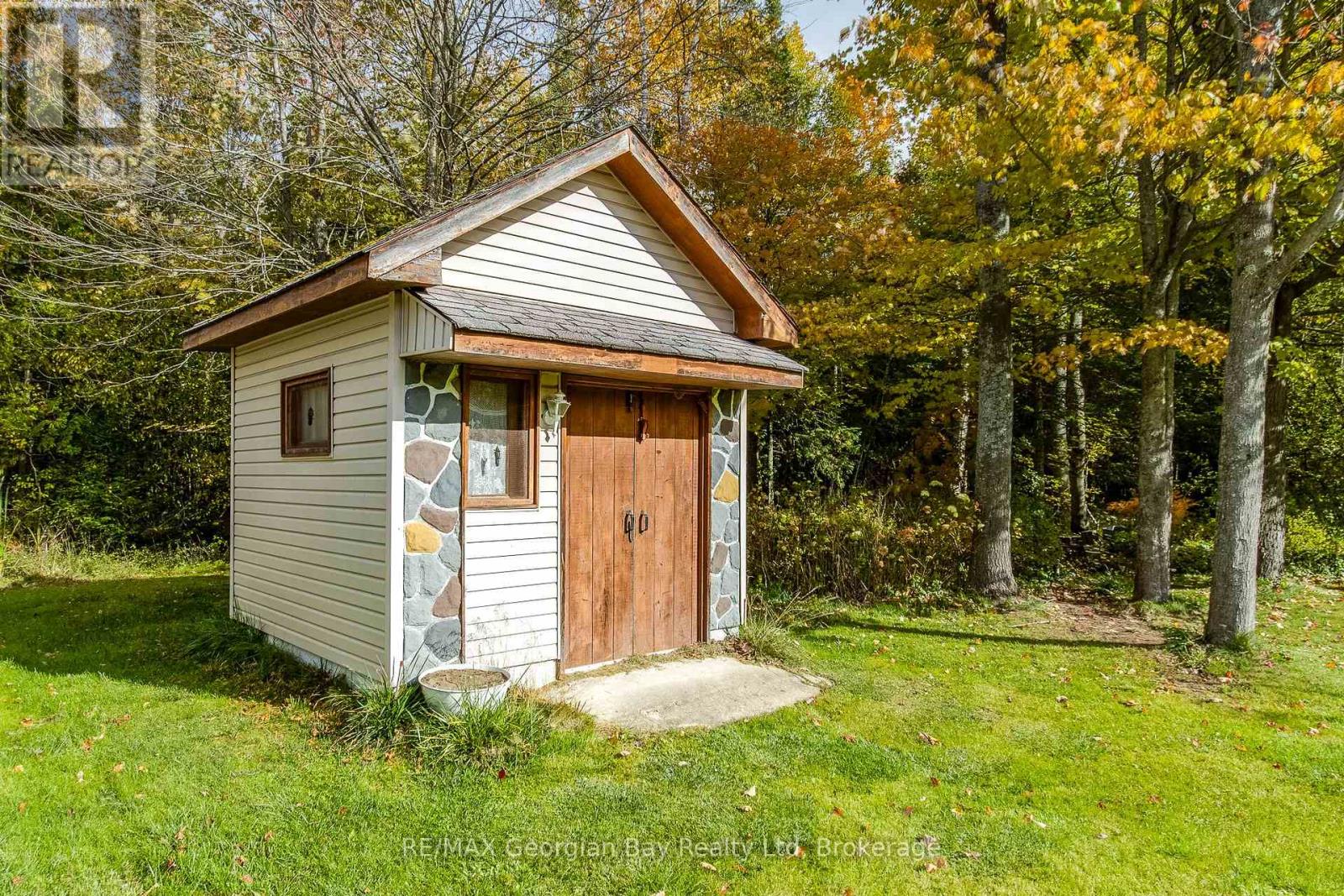 69 ALBERT AVENUE - 23
