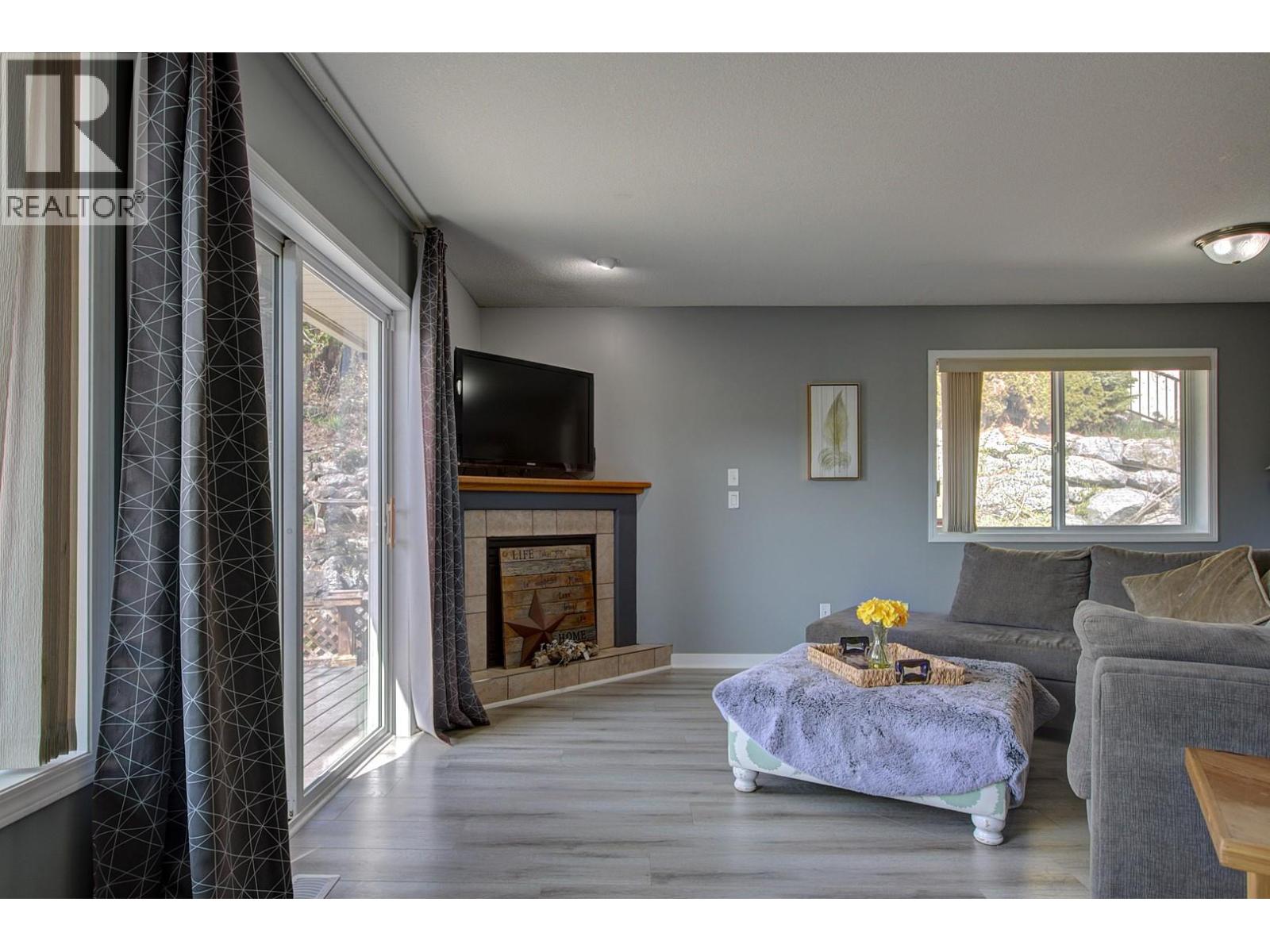 5812 Richfield Place, Vernon