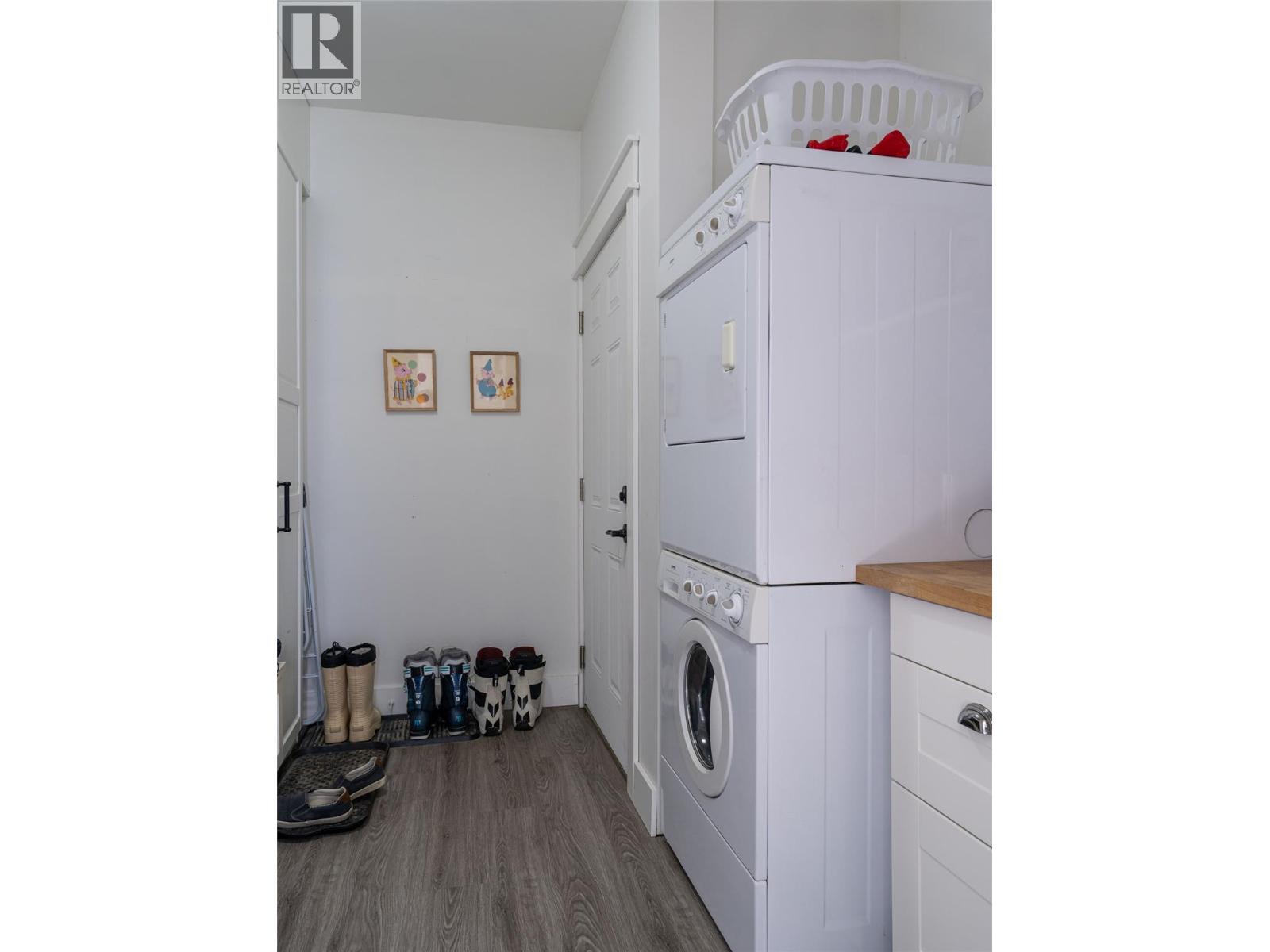 1633 Mason Road, Revelstoke