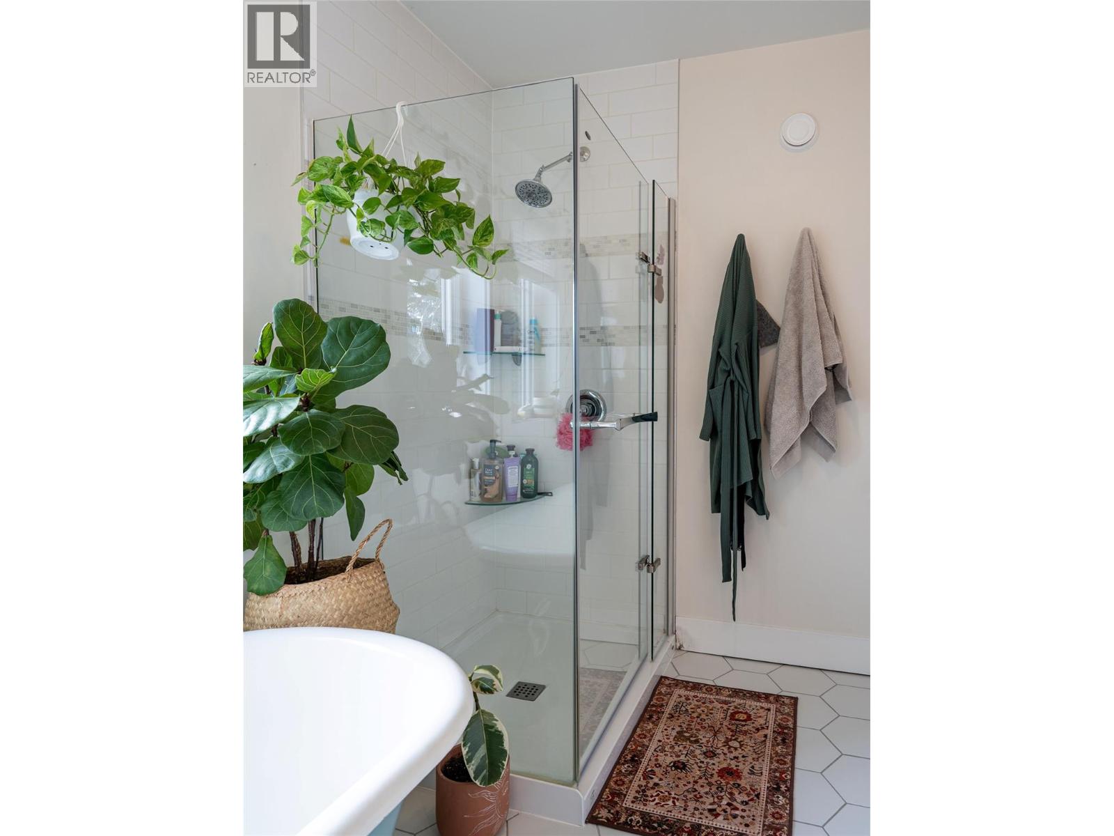 1633 Mason Road, Revelstoke