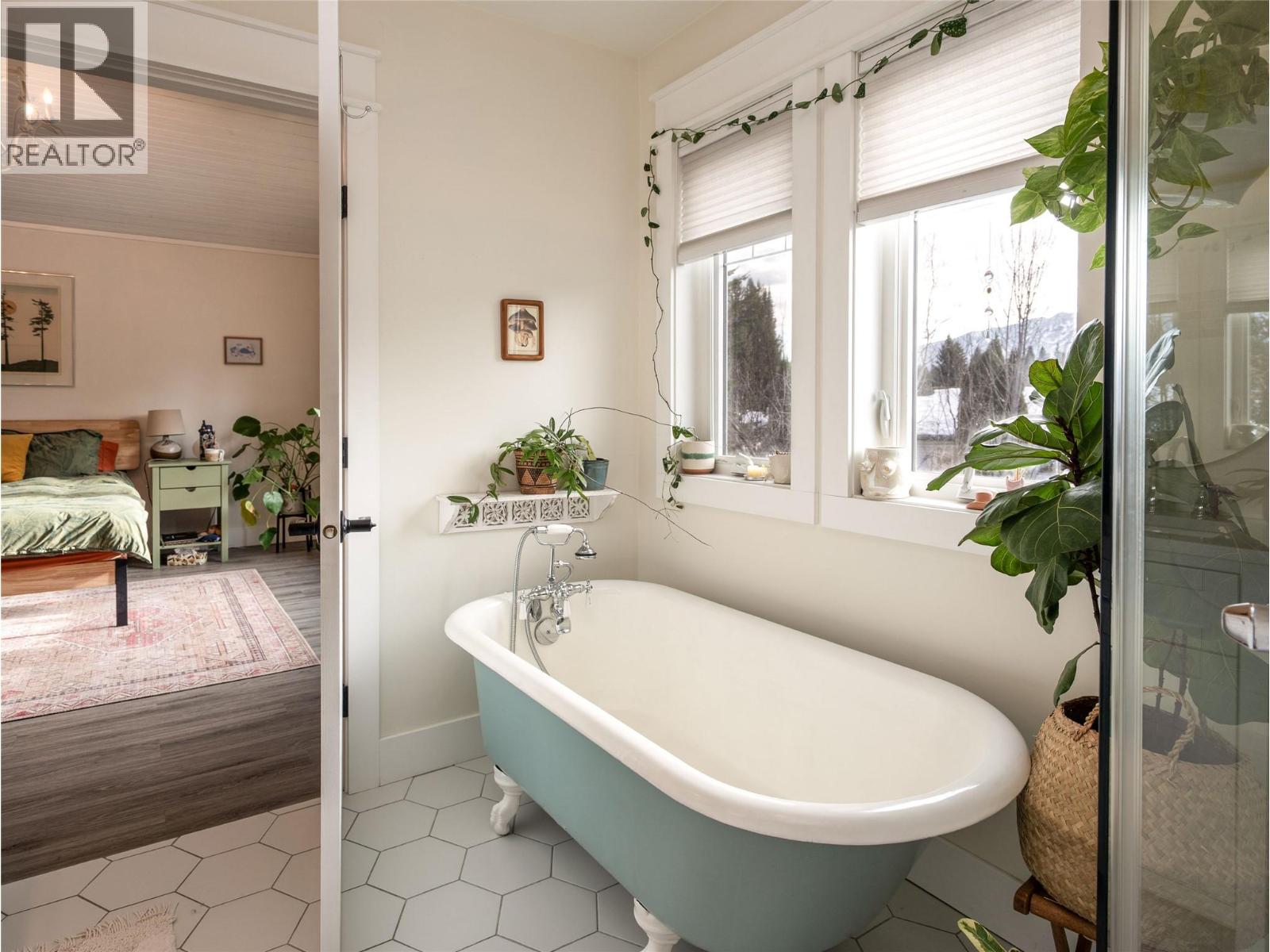 1633 Mason Road, Revelstoke