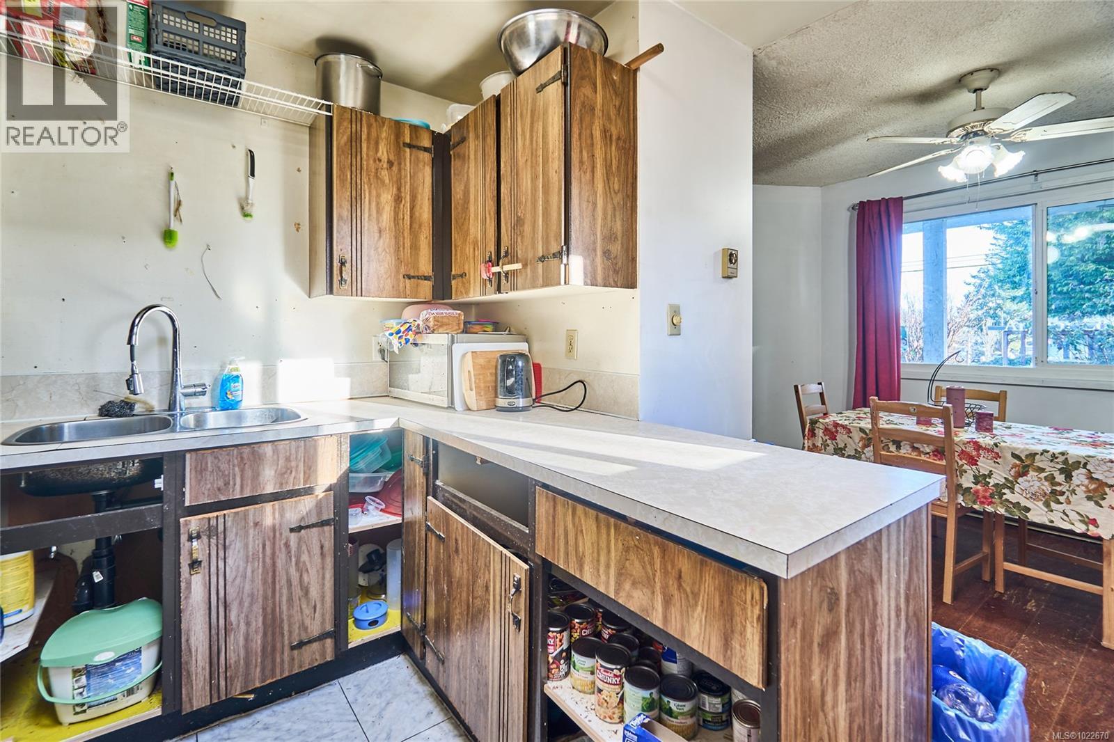 1445 Waddington Rd, Nanaimo