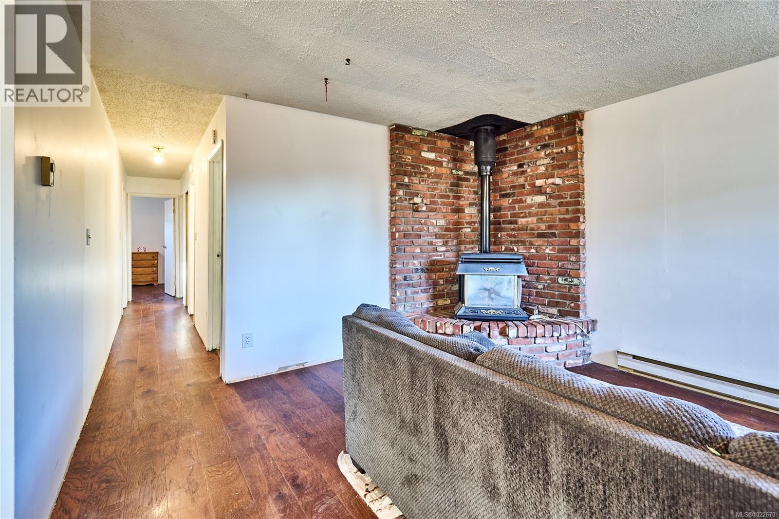 1445 Waddington Rd, Nanaimo