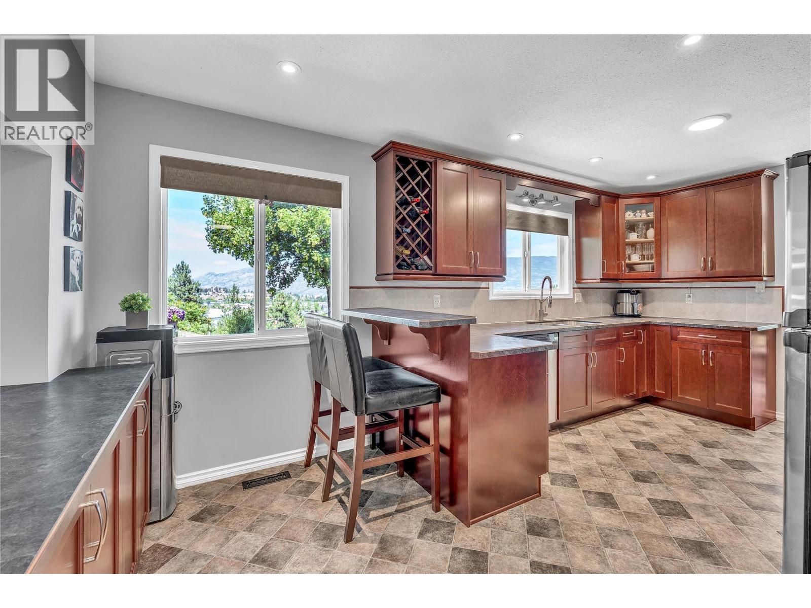 8704 Kuroda Place, Summerland