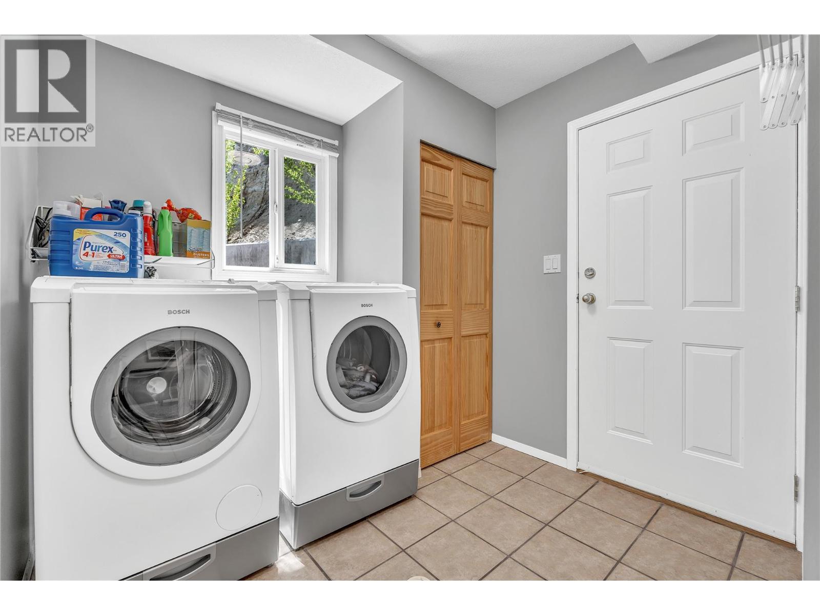 8704 Kuroda Place, Summerland