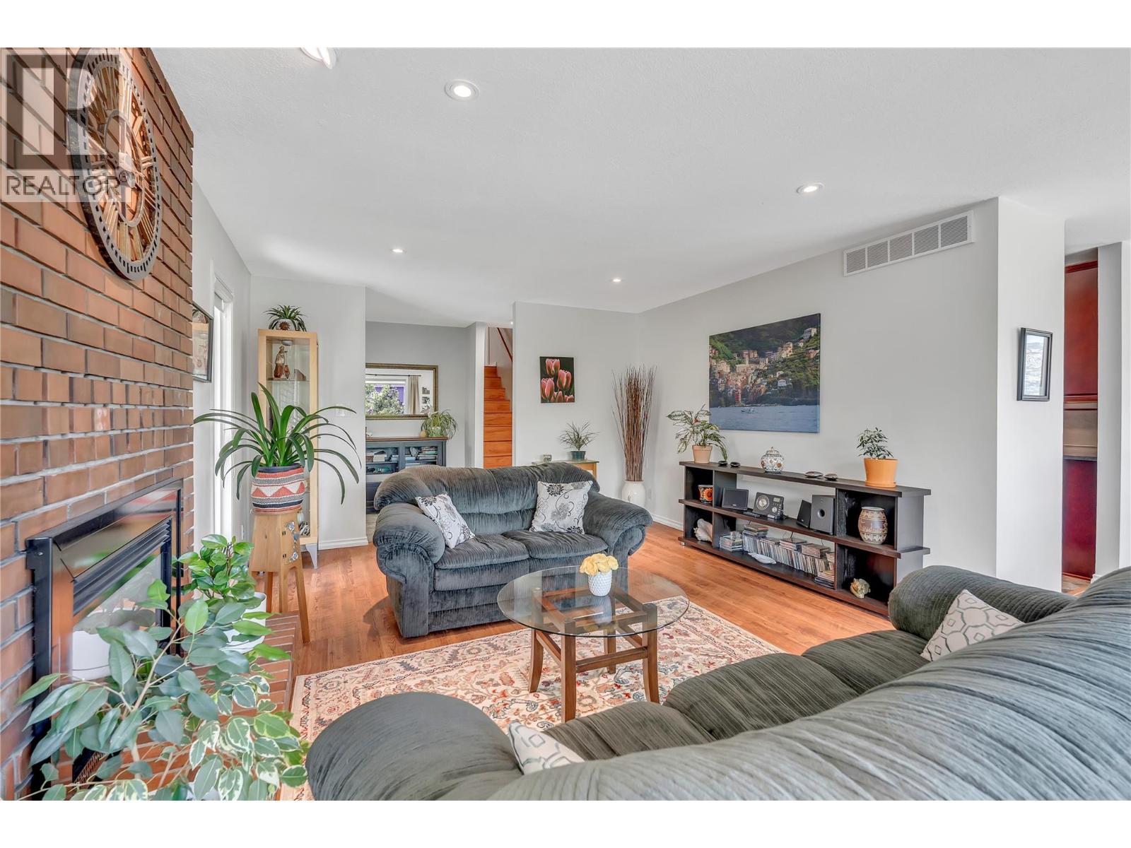 8704 Kuroda Place, Summerland