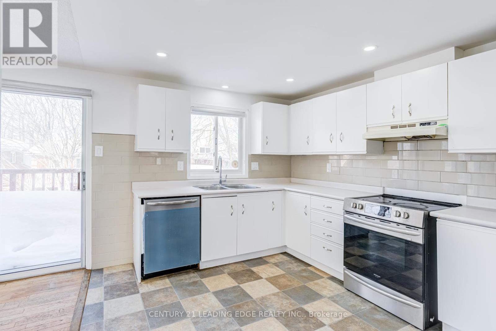 Single Family House for Sale in  NUGENT COURT Barrie (Northwest) 