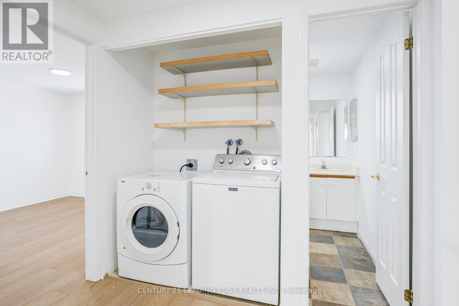 Single Family House for Sale in  NUGENT COURT Barrie (Northwest) 