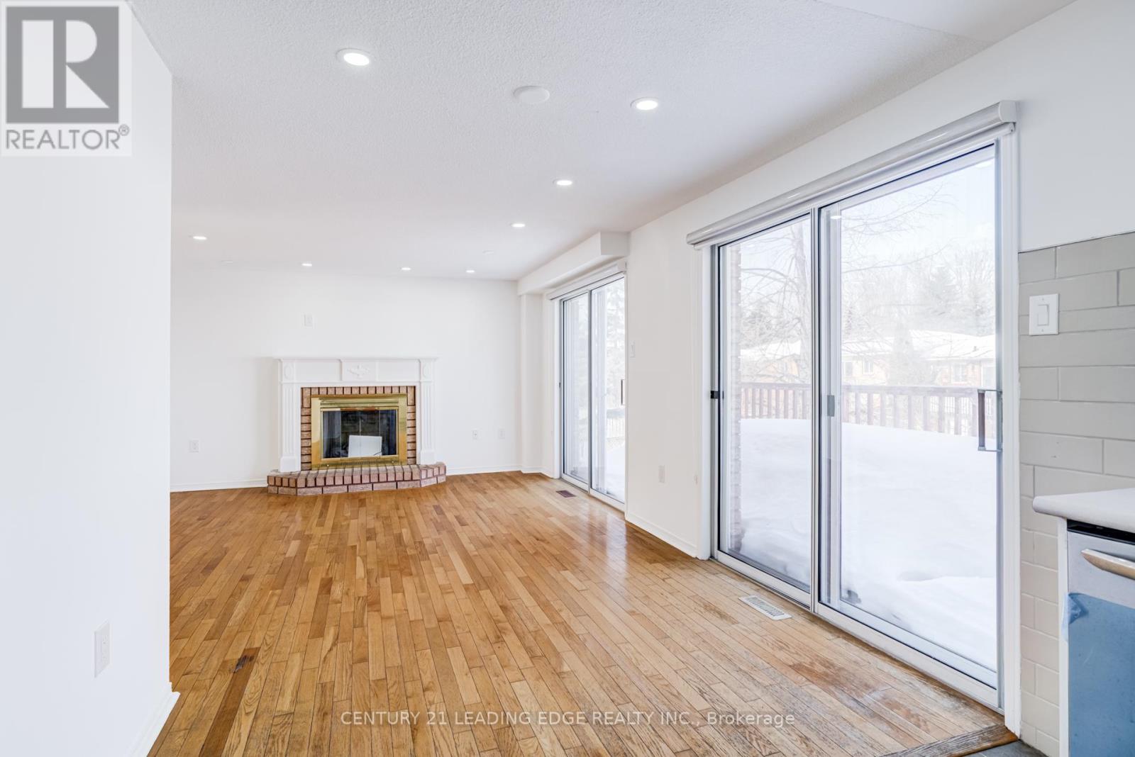 Single Family House for Sale in  NUGENT COURT Barrie (Northwest) 