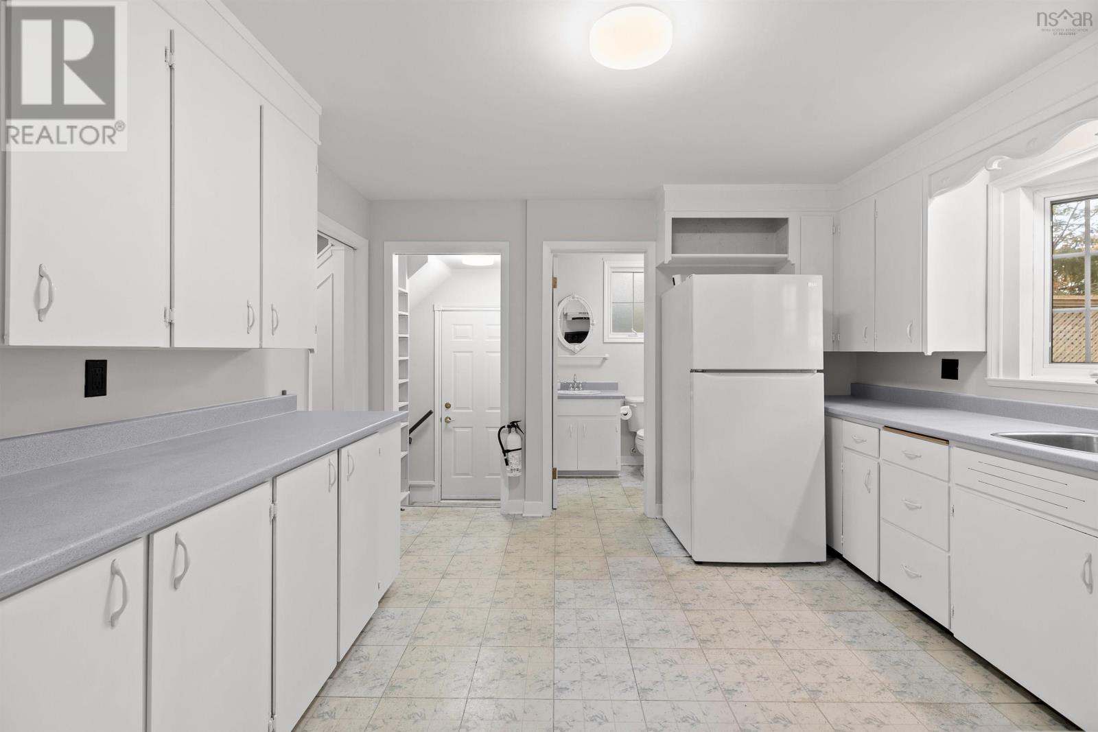 Property 12 of 51 of 43 Deepwood Crescent